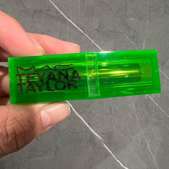 Mac Teyana Taylor New - Picture 2 of 3